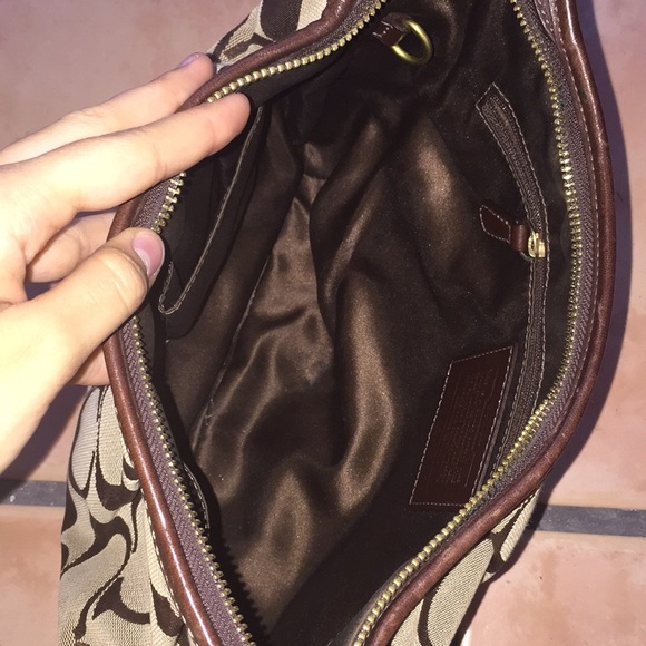 Coach Handbag. - Picture 3 of 6